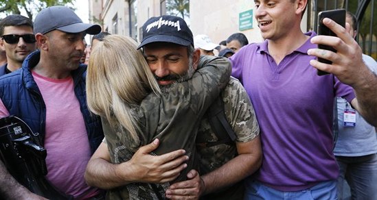 Paşinyanın arvadı: Azərbaycanlı əsgərlərə baxanda başa düşdüm ki ...