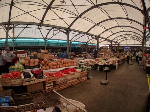 “Od tutub yanan” Bakı bazarı: Qiymətləri kim qaldırır?