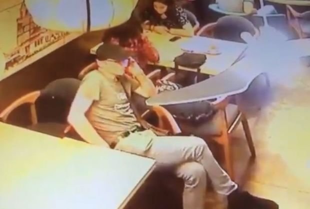 Bakının məşhur kafesində qızın pulqabısını oğurladılar - VİDEO