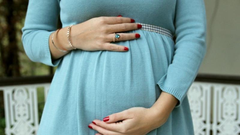 Azərbaycanda RİSKLİ ƏMƏLİYYAT: hamilə qadının bətnindən 3 kiloqramlıq mioma ÇIXARILDI