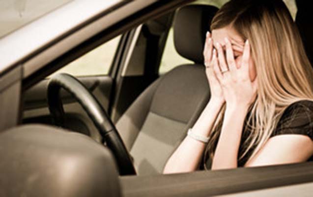 Sükanı arvadına etibar etdi, qəzaya düşdülər