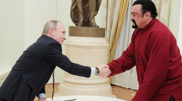 Stiven Siqal Rusiyada işə düzəlməyindən danışdı