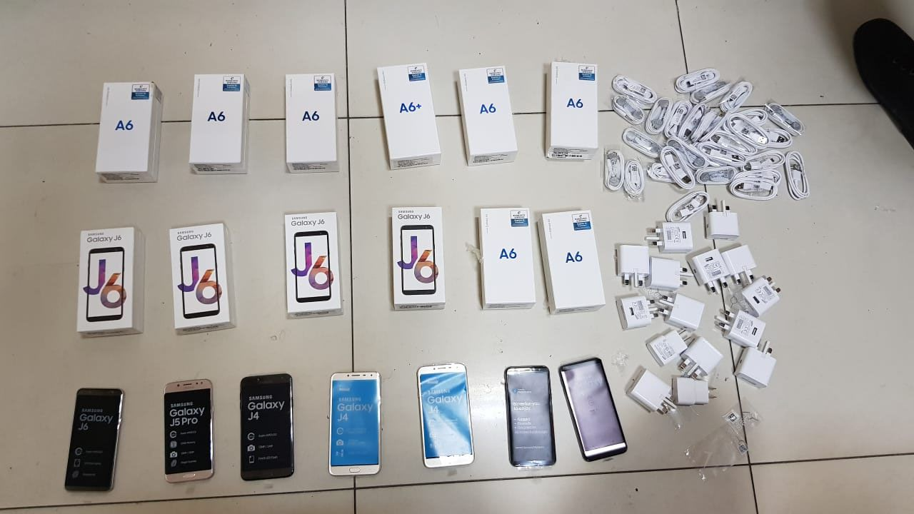 Ölkəyə gizli yolla telefon gətirmək istəyən saxlanılıb