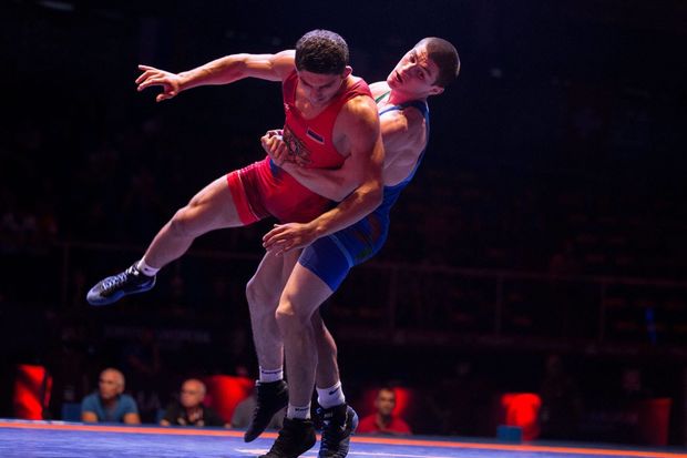 Güləşçimiz erməni idmançıya belə qalib gəldi - VİDEO