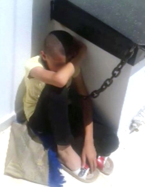 Ata öz oğlunu zəncirləyib evin damında saxladı -ŞOK HADİSƏ