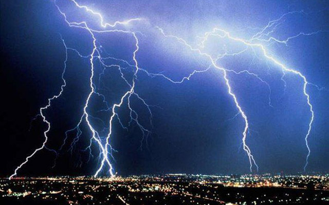 Azərbaycanda ildırım qadının ölümünə səbəb oldu