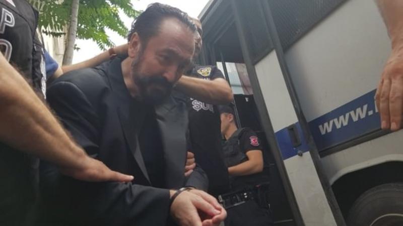 Adnan Oktar məşhur simalara qarşı İNANILMAZ ƏMƏLLƏRİ: onları gizlicə izləyib...