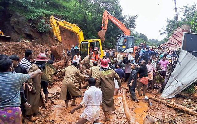 Hindistanda torpaq sürüşməsində 26 nəfər ölüb