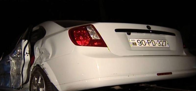 Bakıda sərxoş sürücü avtomobilini mağazaya çırpdı, xəsarət alanlar var