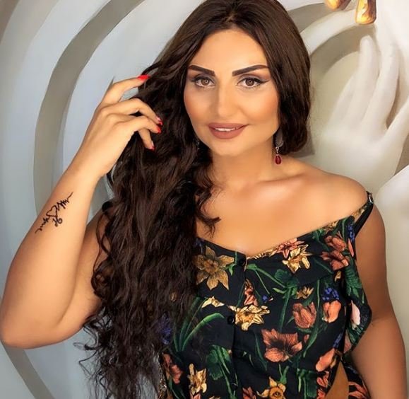 Şəbnəm Tovuzlunun uşaqlıq fotosuna təriflər yağdı
