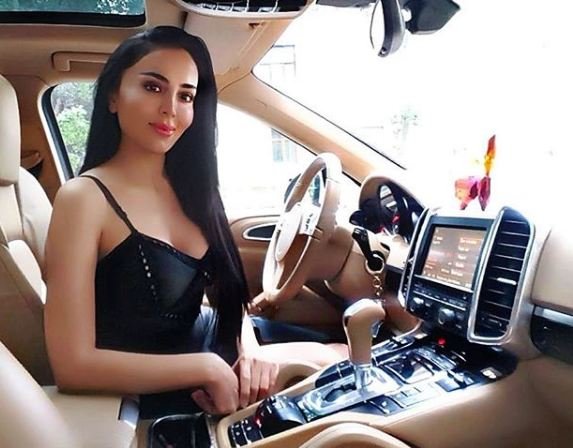 Aparıcı Nanənin bu fotosu görənləri şok etdi