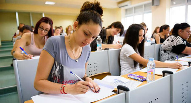 Bu il rekord sayda abituriyent 700 bal toplayıb