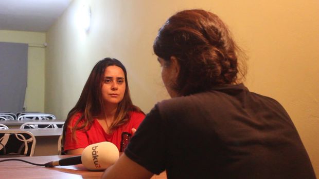 İkinci ərim burnumu qırdı, iki uşaqla evdən qaçdım - VİDEO