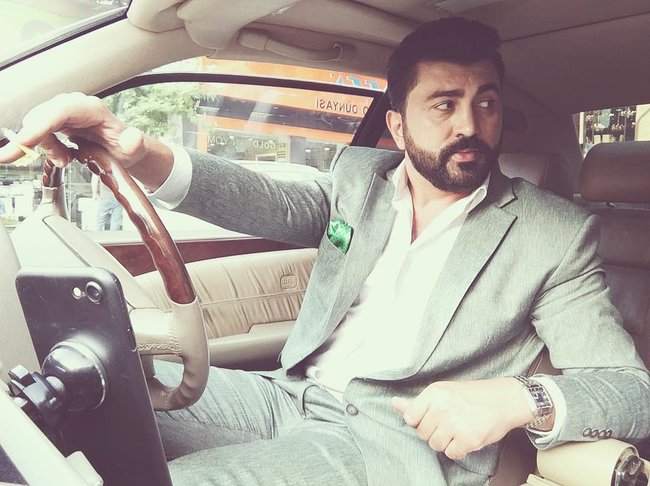 Vüqar Muradov bacısını qızını təbrik etdi: