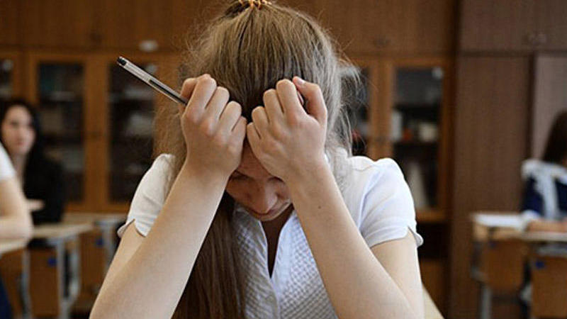 Ali məktəblərə qəbulda ŞOK OLAY: Tələbələr başqalarının yerinə imtahan vermək istədi...