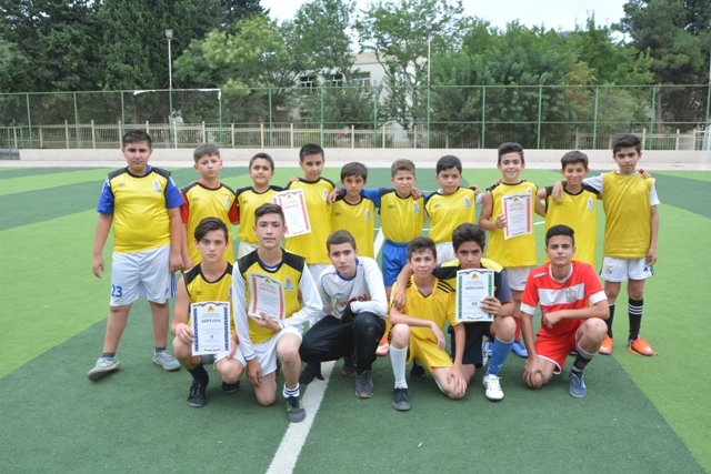 Yeniyetmələrin məhəllələrarası mini futbol yarışı keçirilib