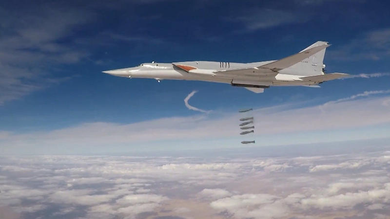 Rusiya düşməni VAHİMƏYƏ SALAN yeni bombardman təyyarəsini sərgilədi - FOTO