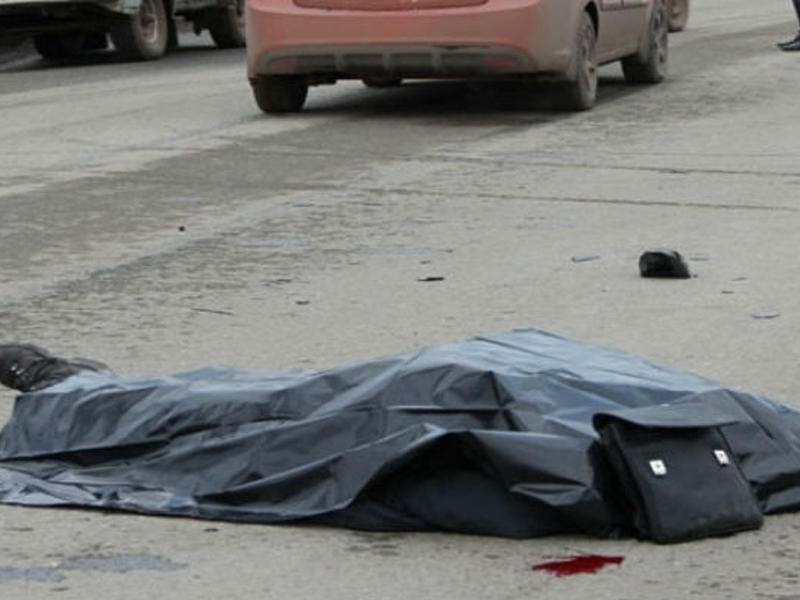 Xaçmazda qadın intihar etdi - Özünü hərəkətdə olan avtomobildən ataraq