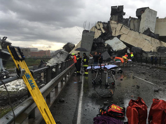 Dağıntılar altında içində bir ailə - ata, ana və 9 yaşlı oğulları olan avtomobil tapıldı - Genuya də