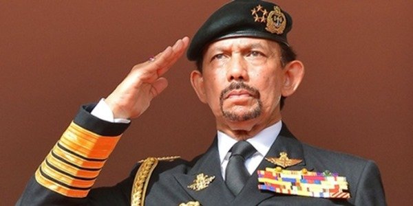 Qarajında 7 min maşını olan sultan (FOTOLAR)