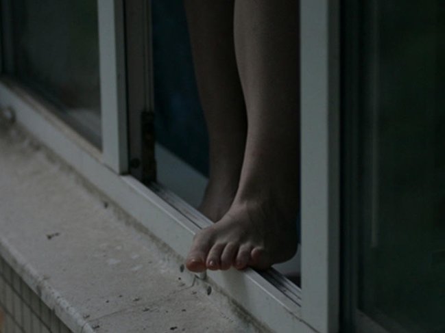 Azərbaycanda xəstəxanada DƏHŞƏT: Qadın özünü 5-ci mərtəbədən yerə atdı