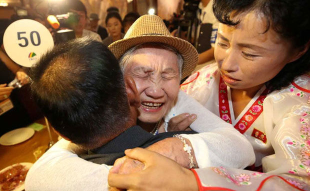 Müharibənin ayırdığı ana-oğul 65 il sonra qovuşdu - FOTO/VİDEO