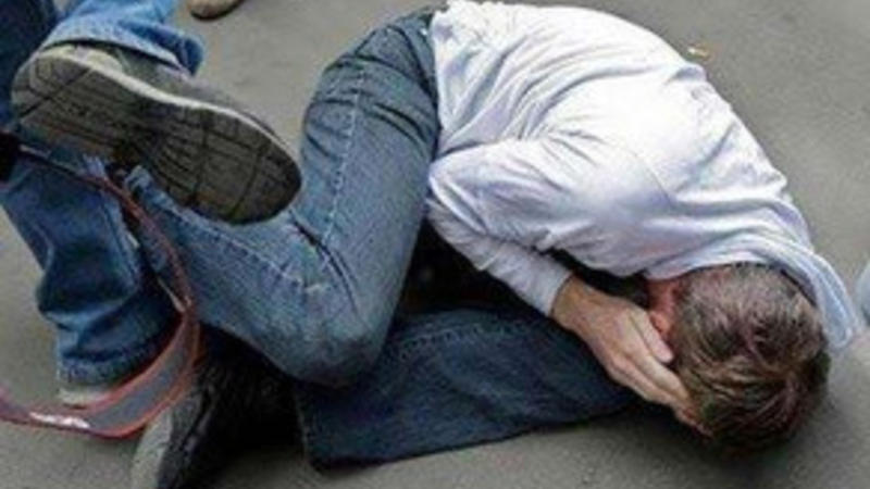 40 yaşlı kişinin qulağını kəsmək istədilər - Sumqayıtda DƏHŞƏT