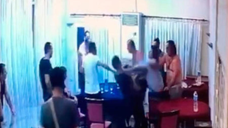 Kriminal avtoritetlərin davası kameraya düşdü - VİDEO