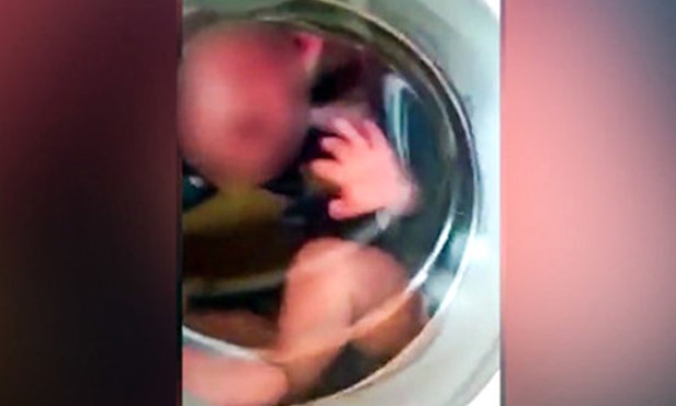 2 yaşındakı uşağı paltaryuyana salanı — 10 il həbs gözləyə bilər + VİDEO