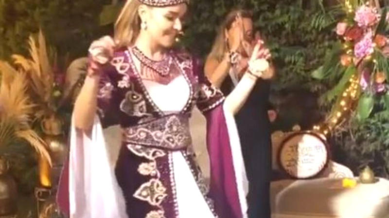 Məşhur müğənninin XINA GECƏSİNƏ məşhurlar axın etdi - FOTO/VİDEO