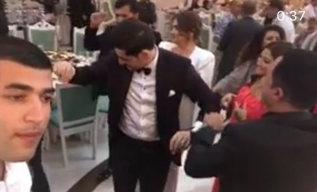 Azərbaycanlı müğənni özünə gəlinsiz toy etdi - VİDEO