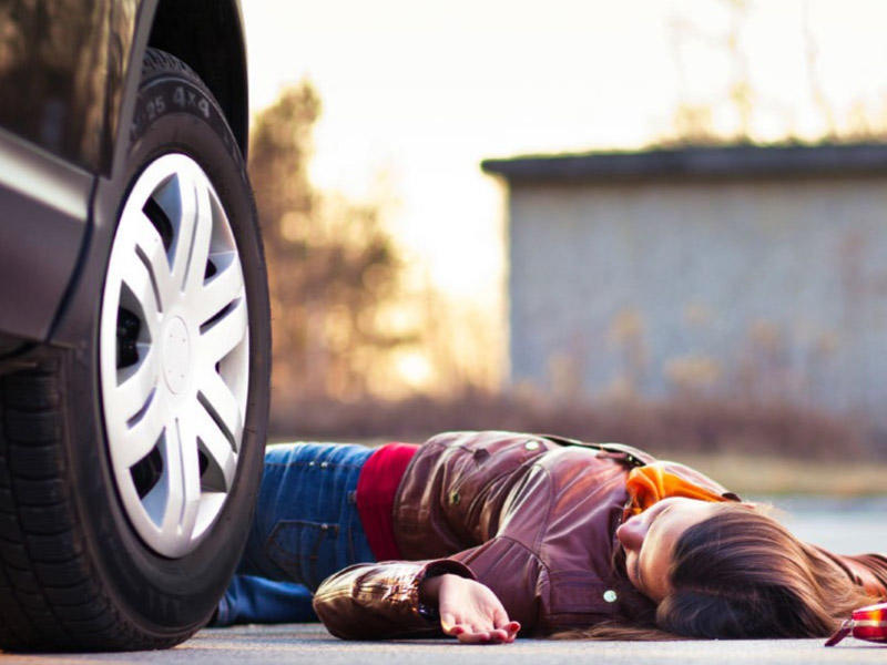 Bakıda 22 yaşlı qızı avtomobillə vuran sürücü qaçdı