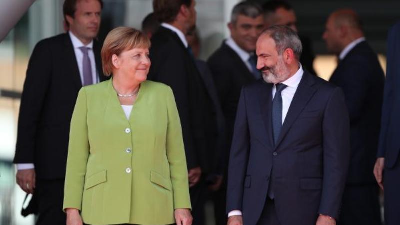 Merkel Ermənistanda 