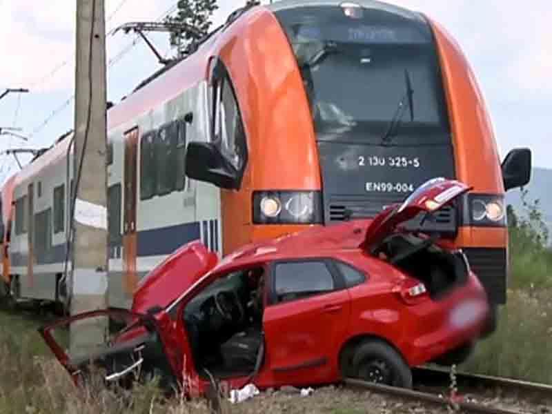 Qız qatar altında qaldı – VIDEO - FOTO