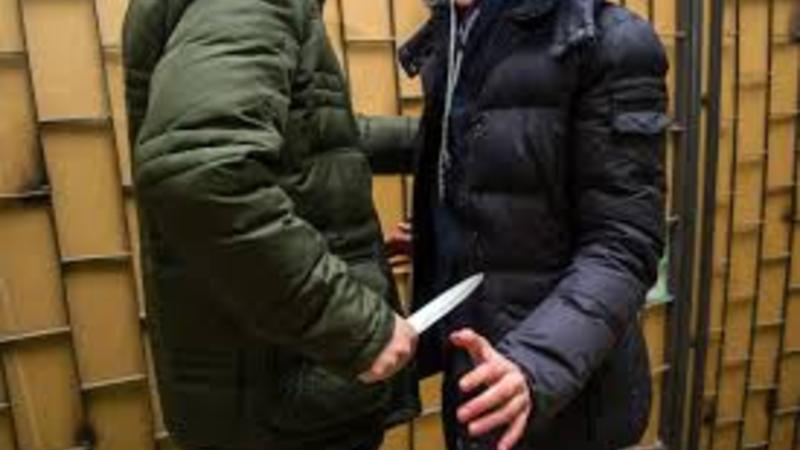 Uşaqlara görə valideynlər bıçaqlaşdı - Hacıqabulda