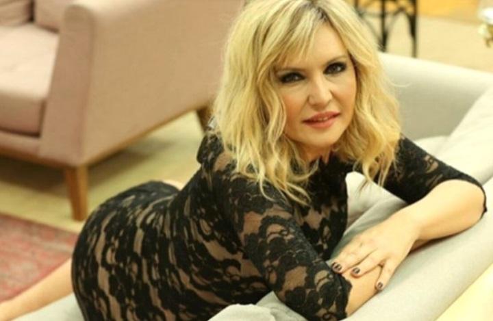 Aparıcının ayaq paylaşımı tənqid olundu - Foto
