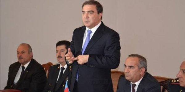 Yeni başçı Elmar Vəliyevin köməkçisini də vəzifədən uzaqlaşdırdı