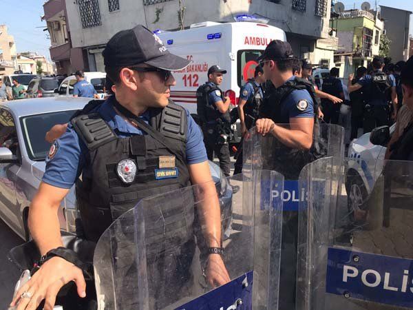 Türkiyədə qəzəbli ata ailəsini güllələyib intihar etdi - VİDEO