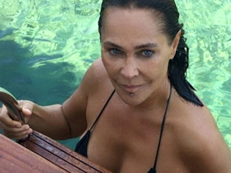 54 yaşlı Hülya Avşardan yaşına meydan oxuyacaq bikinili VİDEO - FOTO