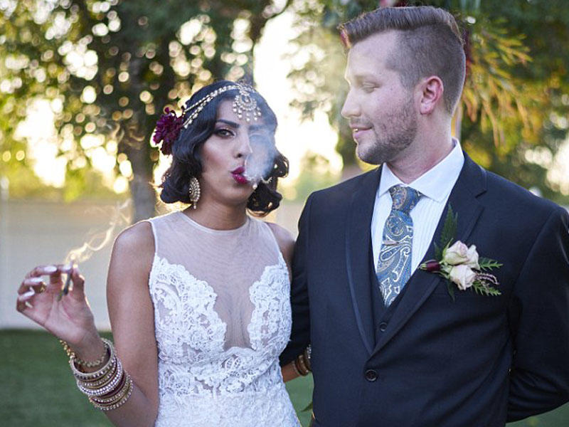 Toyda gəlinlə bəy nəşə çəkdilər, qonaqlara tiryək paylandı - VİDEO - FOTO