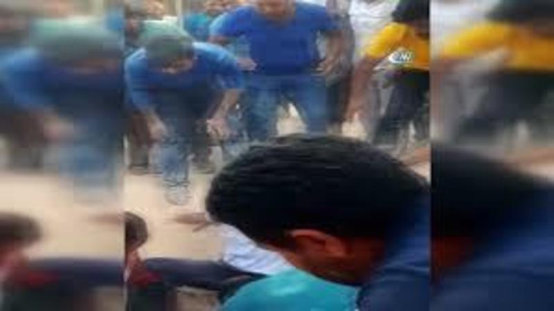 40 dəqiqə qumun altında qalan uşaq xilas edildi - VİDEO