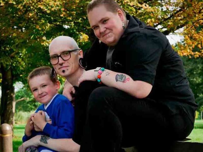 Dünyada ilk dəfə: bu ailədə ata ana, ana isə ata olacaq - FOTO