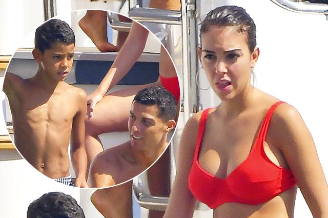 Ronaldo ailəsi ilə belə dincəlir - Fotolar