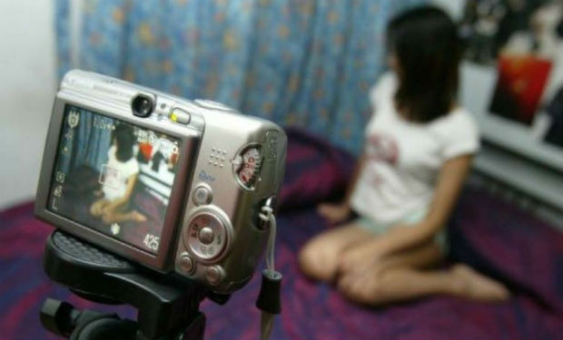 İntim fotolarla şantaj edilən qadın: Onun corabına qədər mən almışam