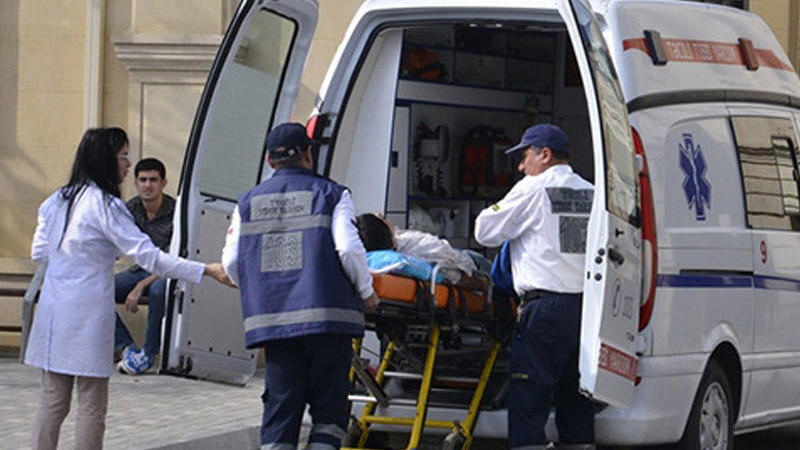 Ağdaş sakini dəmir parçasını həmyerlisinin qarnına soxdu