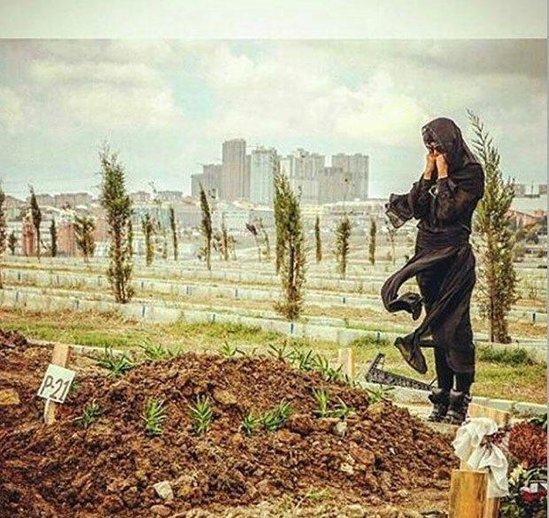 Bakıda FACİƏ: oğlunun və ərinin qəbri başında öldü