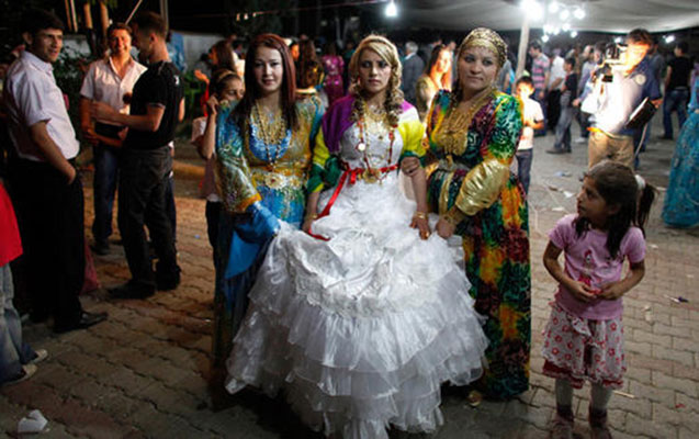 Dünyanın ayrı-ayrı ölkələrində qızlar belə ərə verilir - Fotolar