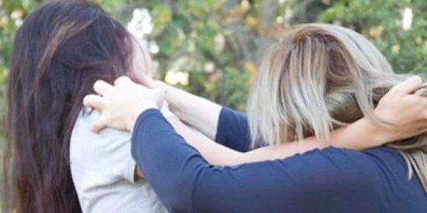 Azərbaycanda direktorla müəllimlər saçyolduya çıxdılar (VİDEO)