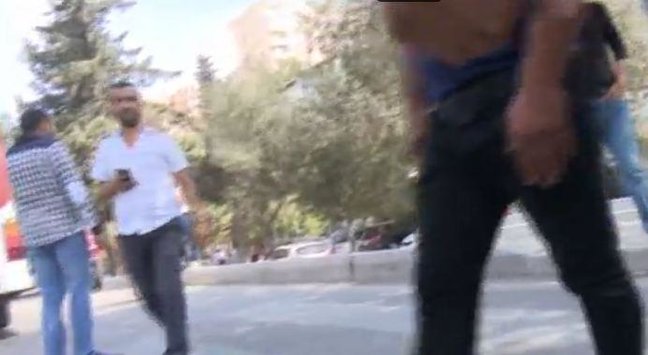 ATV-nin əməkdaşına bıçaqla hücum etdilər - Video