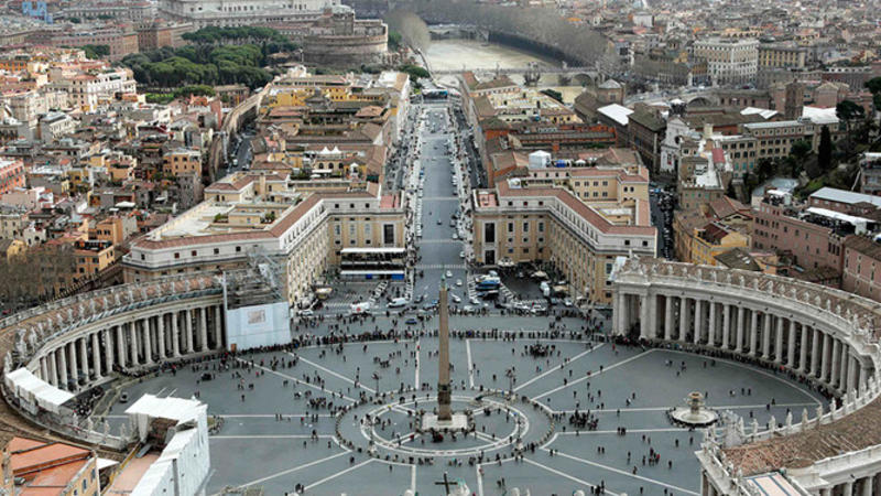 Avtomobili bir ailənin üstünə sürdü: 4 yaralı